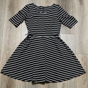 BCX Women’s Fit & Flare Skater Short Sleeve Stripe Dress Black & White Size 3